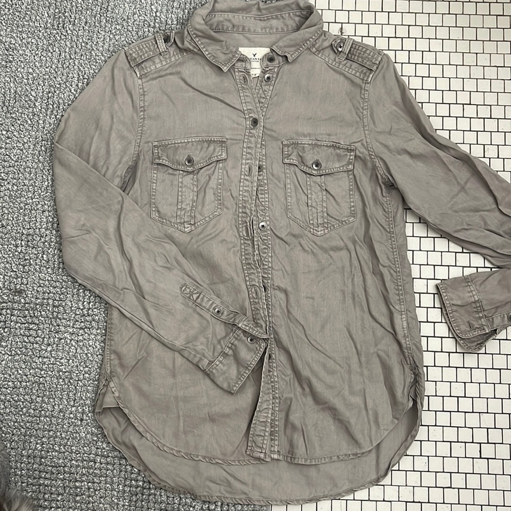 American eagle button down